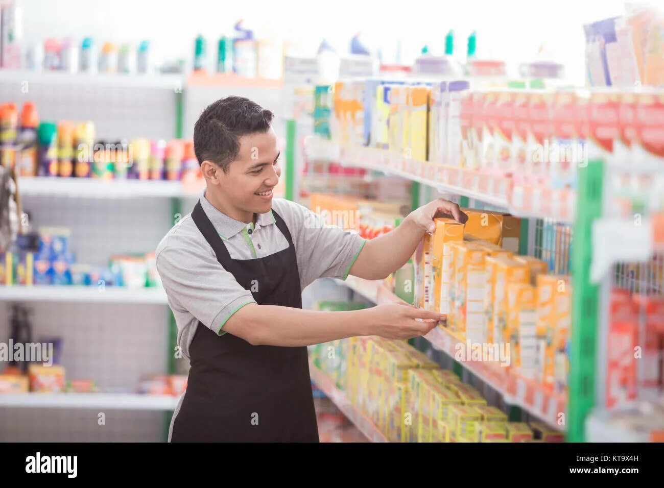 The shopkeepers. Работник торгового зала Бакалея. Shopkeeper оно. Shopkeeper yang.