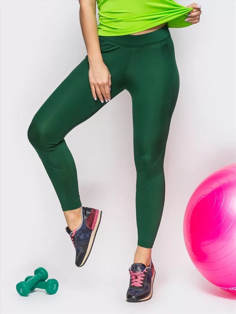 лосины ярко салатовые. трикотажные легинсы в рубчик. лосины зеленые женские. темно зеленые легинсы. лосины 90-х.