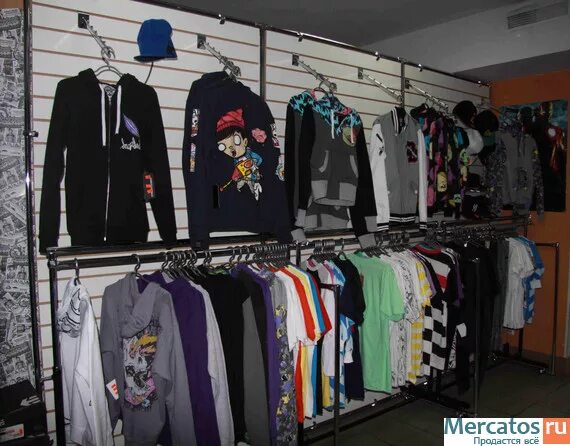 стеллажи для магазина одежды. оборудование для бутиков. оборудование для вещевого магазина. торговое оборудование для вещевых магазинов. торговое оборудование для детского магазина.