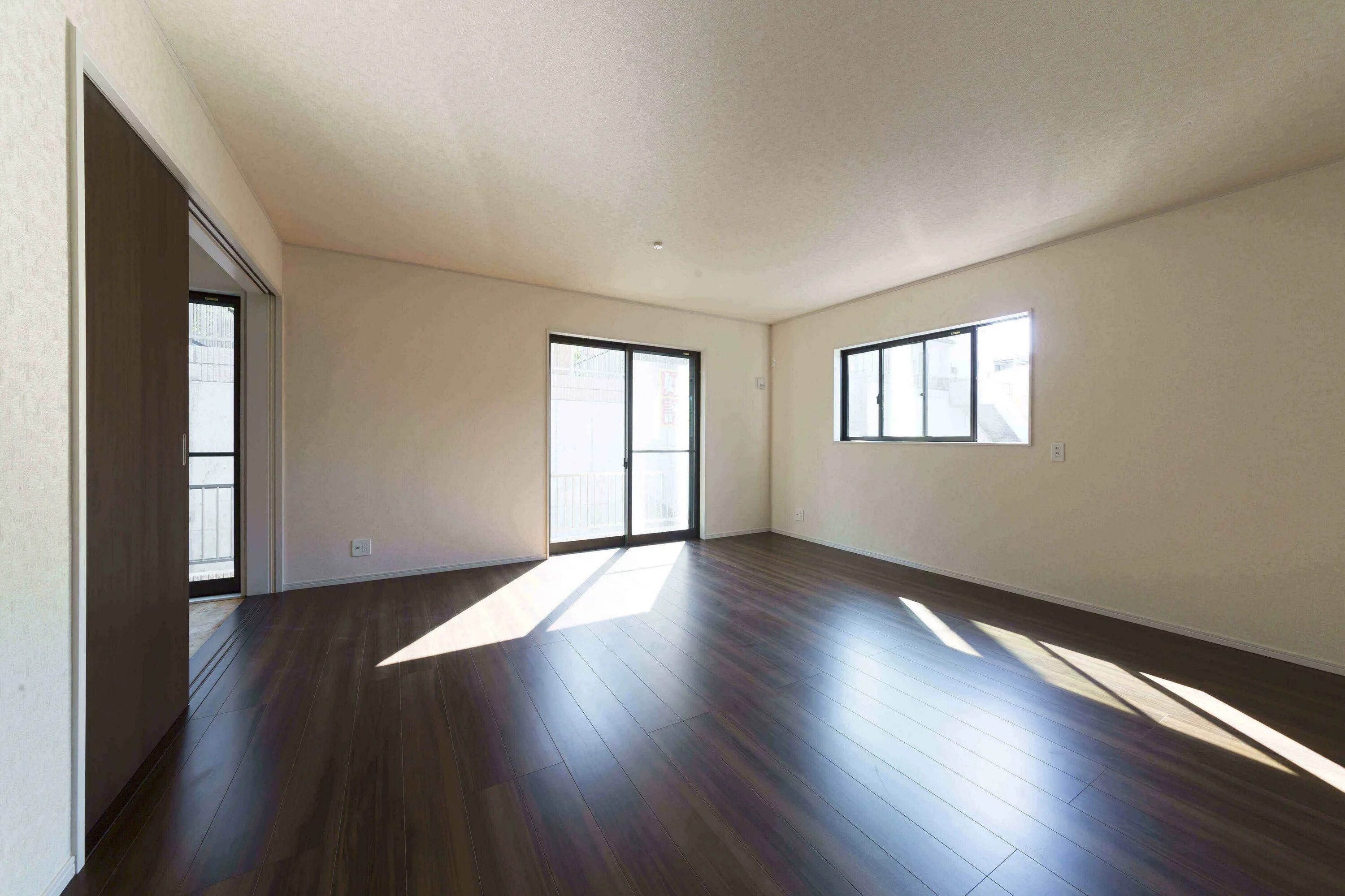 Комната в коммерческом найме. Пустое офисное помещение. Сдача торговых помещений. Комната без мебели. Помещение под аренду.