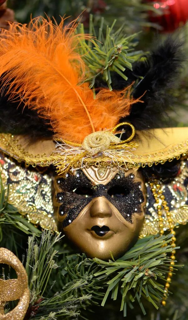 Маскарад елочная игрушка. Маскарад елочная игрушка. Костюм новогодней игрушки для девочек. Елочная игрушка шоу маска. Маски новогодние карнавальные.