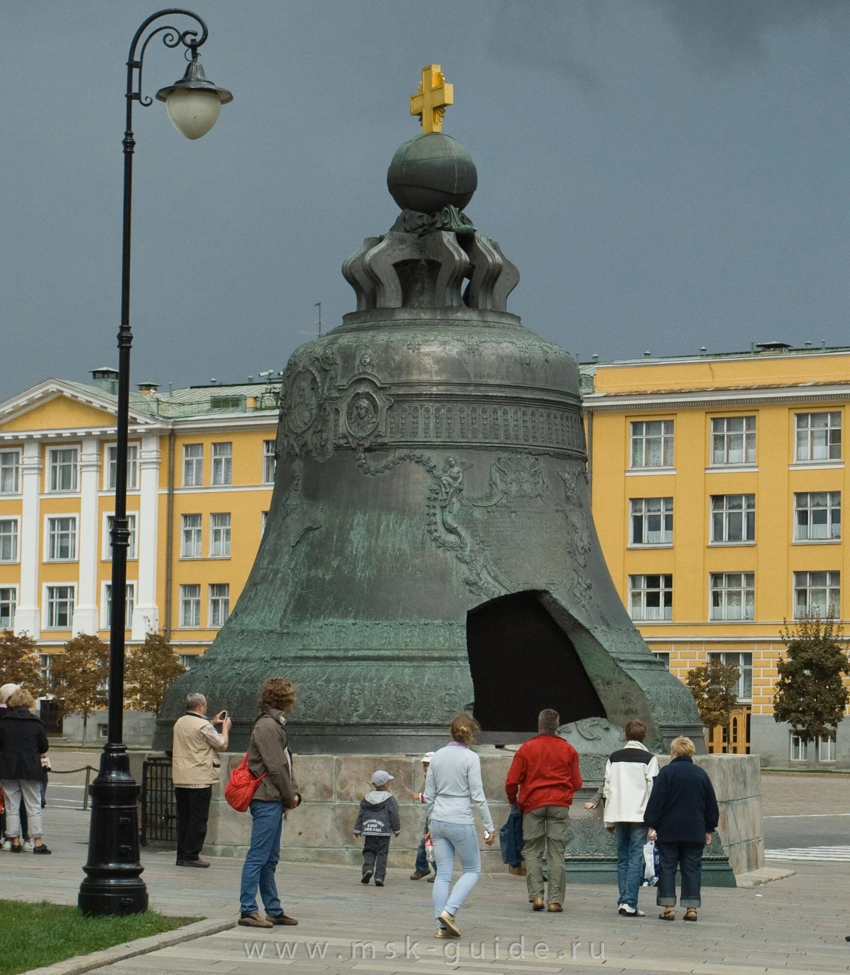Колокол в москве памятник