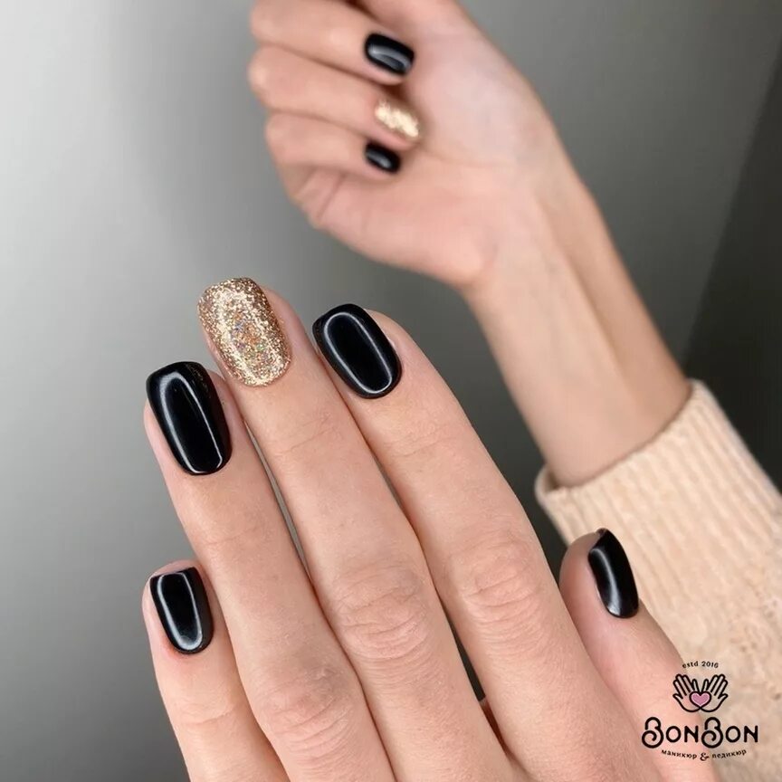 маникюр сочетание черного с другими. маникюр нюд с черным. маникюр комбинированный с черным. черные ногти. маникюр сочетание с черным.