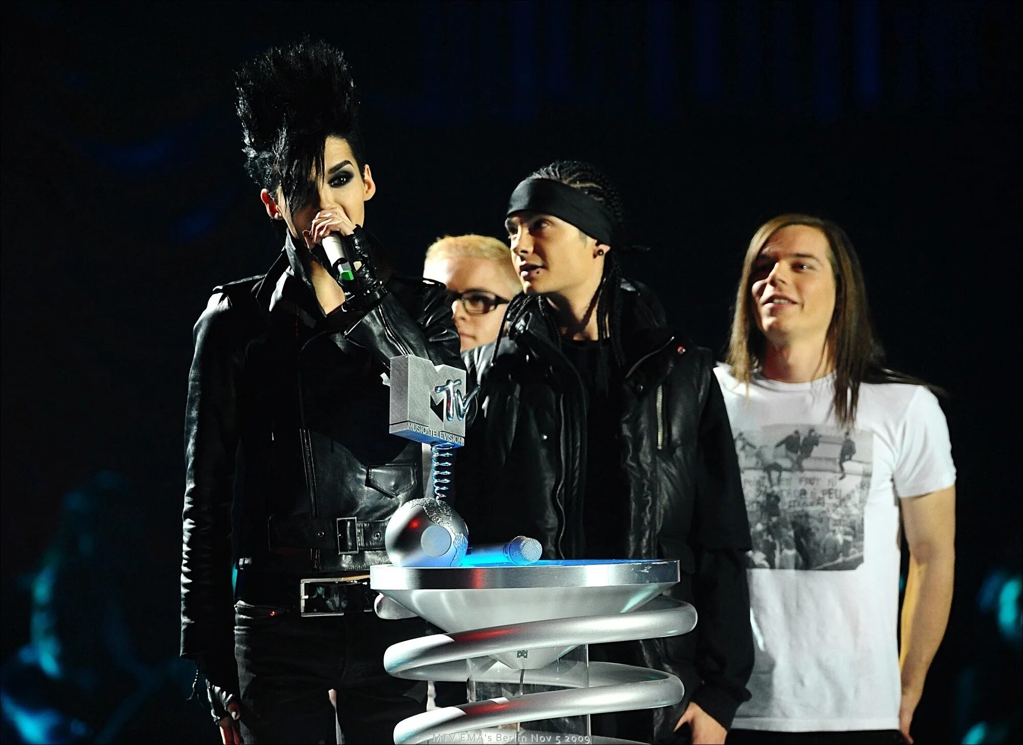 Tokyo mp3. Токио хотел 2009. Tokio Hotel 2009 MTV. Группа Tokio Hotel. Tokio Hotel Ema 2009.