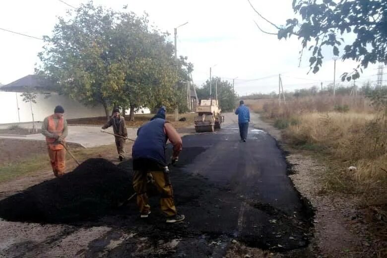 Греческие роты. 12. Греческие роты ростовская область. Корчинский 8017 забор. Греческие роты кафа.