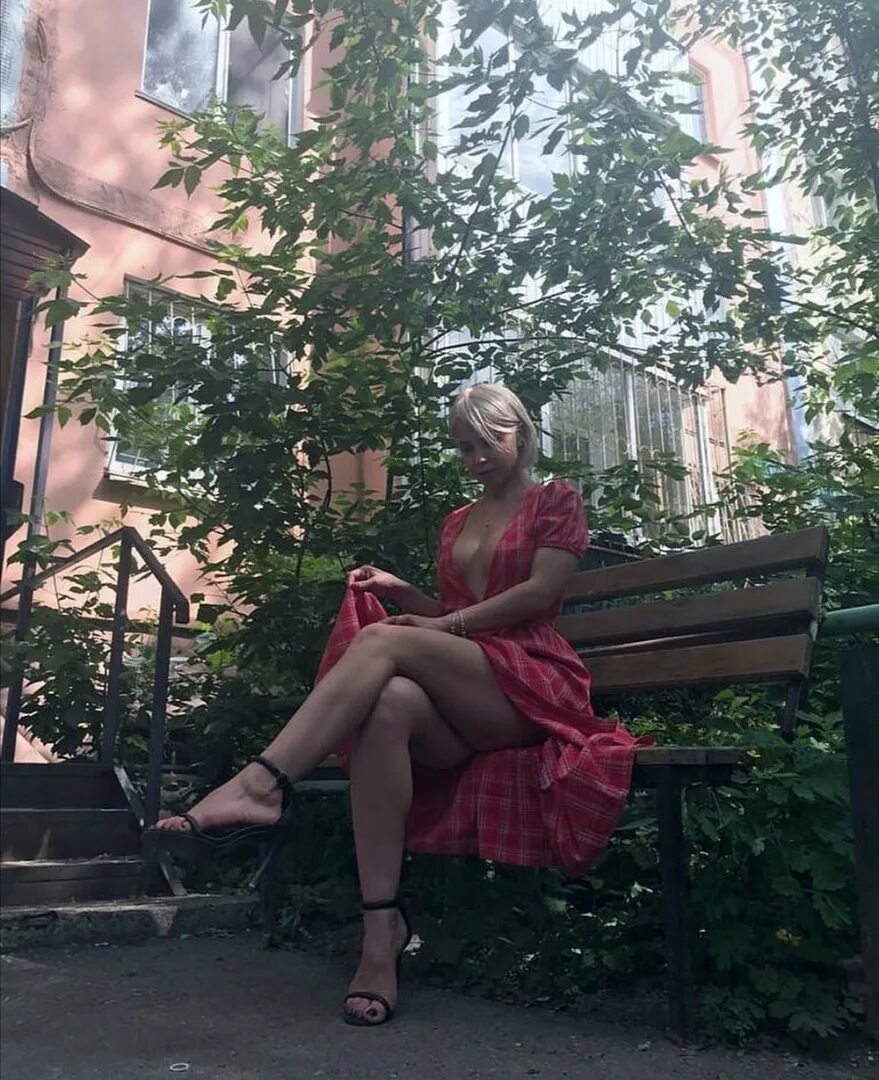 Баба ягодка опять фото. Женщины воспитательницы 45+. Дама ягодка. Plus size джорджина хорн. Ягодка.