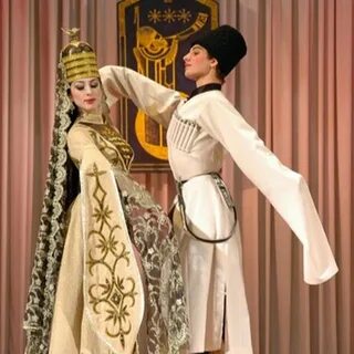 Адыгейский национальный костюм женский