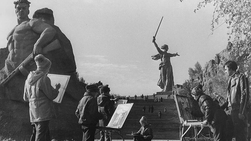 Мамаев Курган 1967. Родина-мать 1967 год. Родина-мать Волгоград 1967. Открытие Мамаева Кургана 1967.