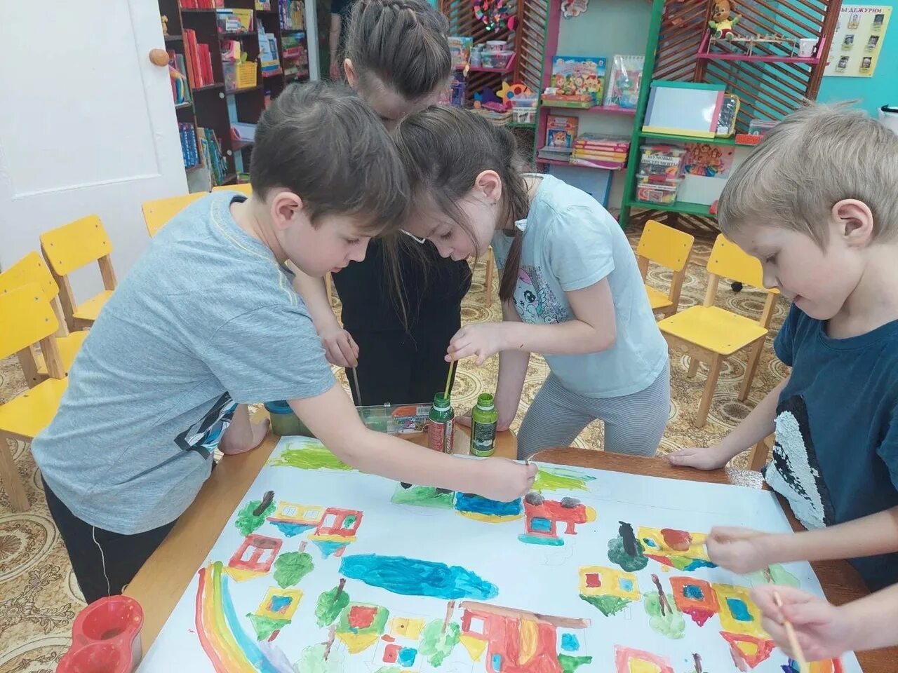 Мамина помощница в садик конкурс. Мой мир мой детский сад. Клубный час в детском саду темы. Клубный час профессии. Калейдоскоп профессий мероприятие в библиотеке.