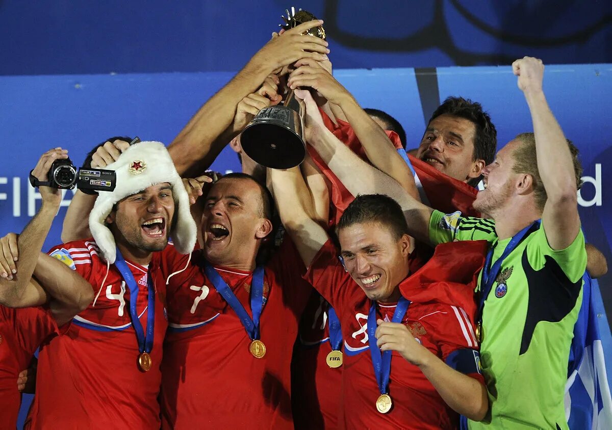 Beach soccer world. Пляжный футбол сборная России 2011 чемпион.