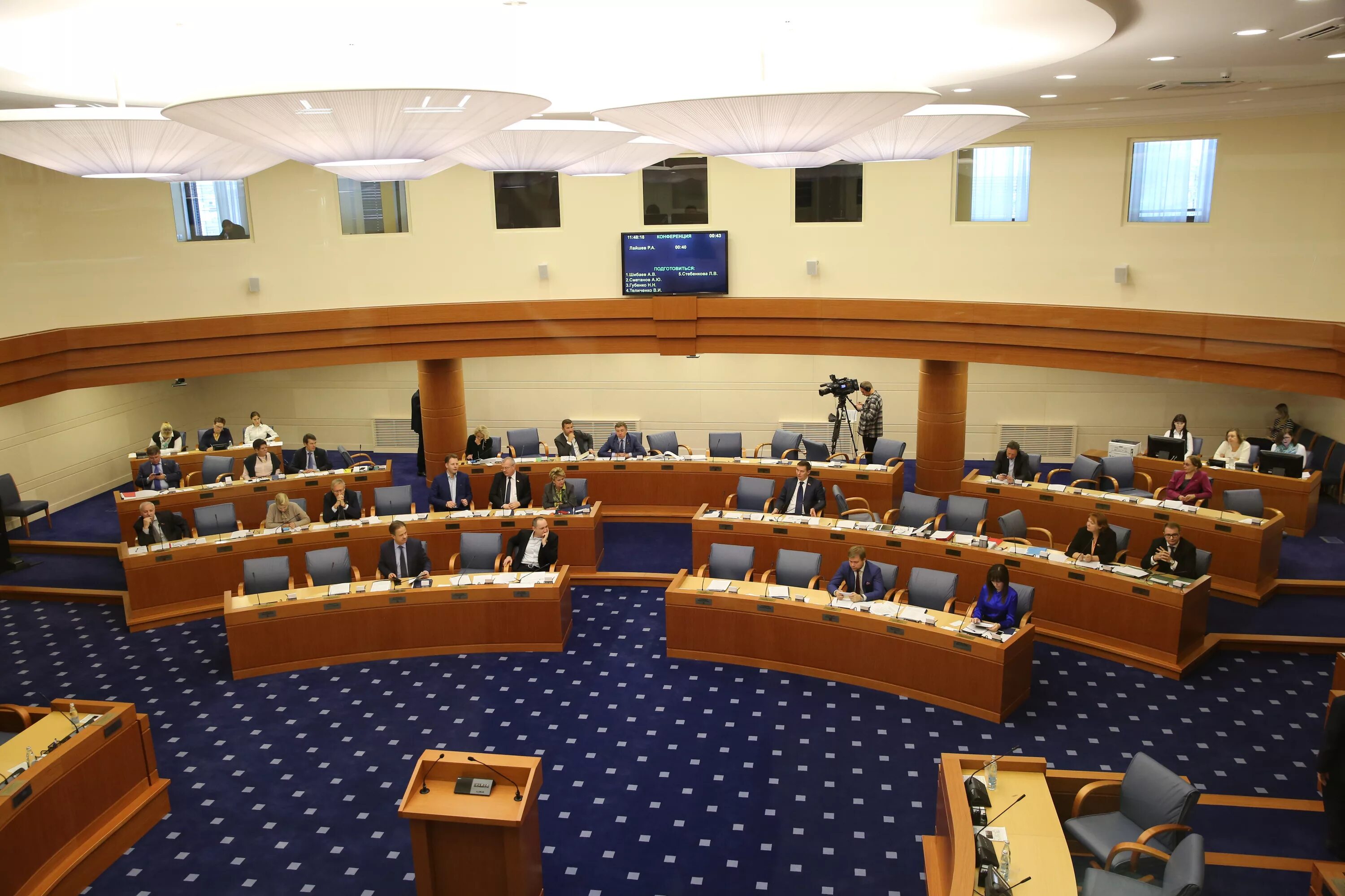 законодательное собрание ульяновской области. законодательное собрание краснодарского края. заседание совета федерации. здание законодательного собрания спб на новый год. московская городская дума в москве.