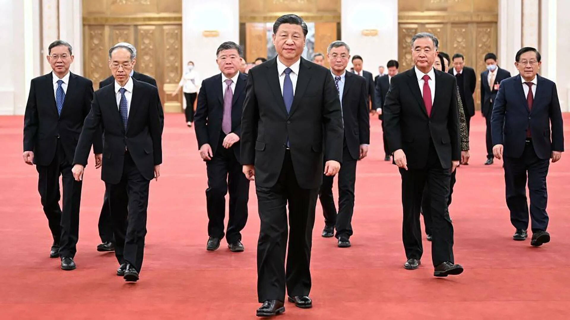 Xi какой год. Си Цзиньпин бордовый галстук. Праздник весны в Китае 2022. Си Цзиньпин и Горбачев. Си Цзиньпин в Исламабаде экономический кродиор.