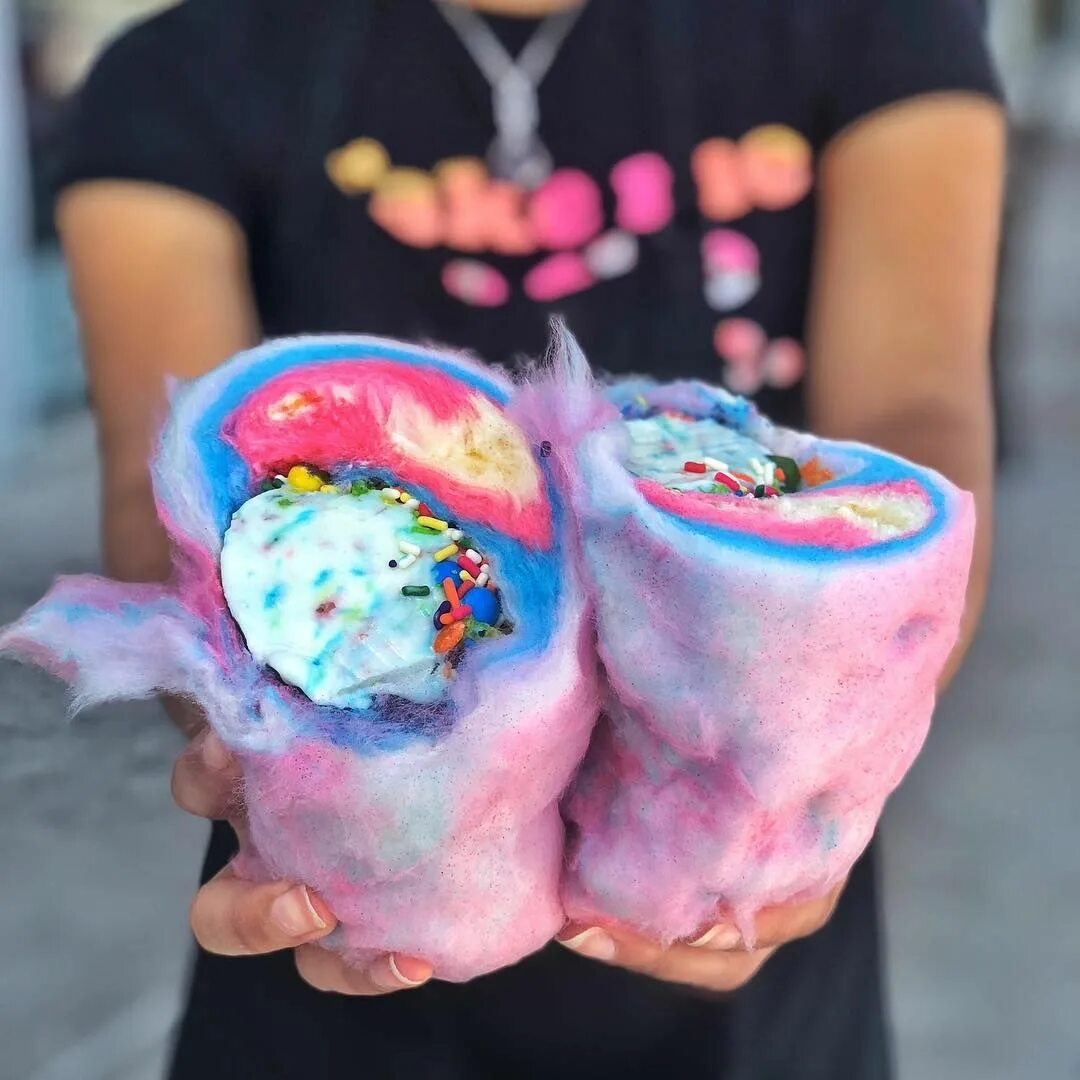 Почему сладкая вата. Cotton Candy вата. Cotton Candy Burrito. Cotton Candy мороженое. Candy Kings сахарная вата.