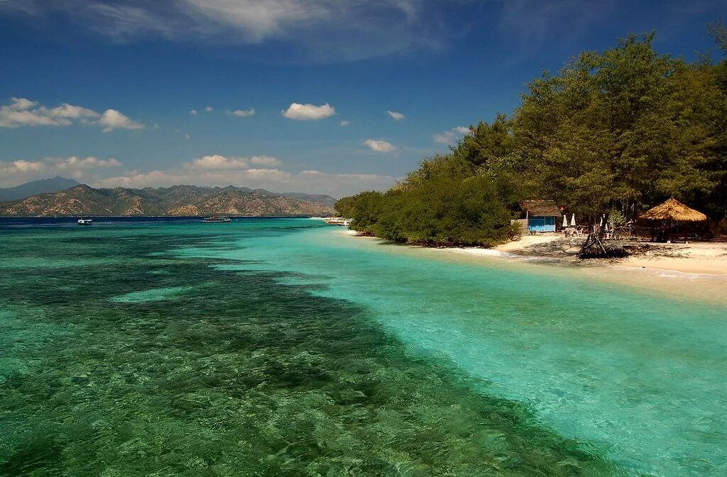 Остров ломбок. Ломбок Индонезия. Остров остров Ломбок. Бали и Ломбок. Гили Мено Индонезия.
