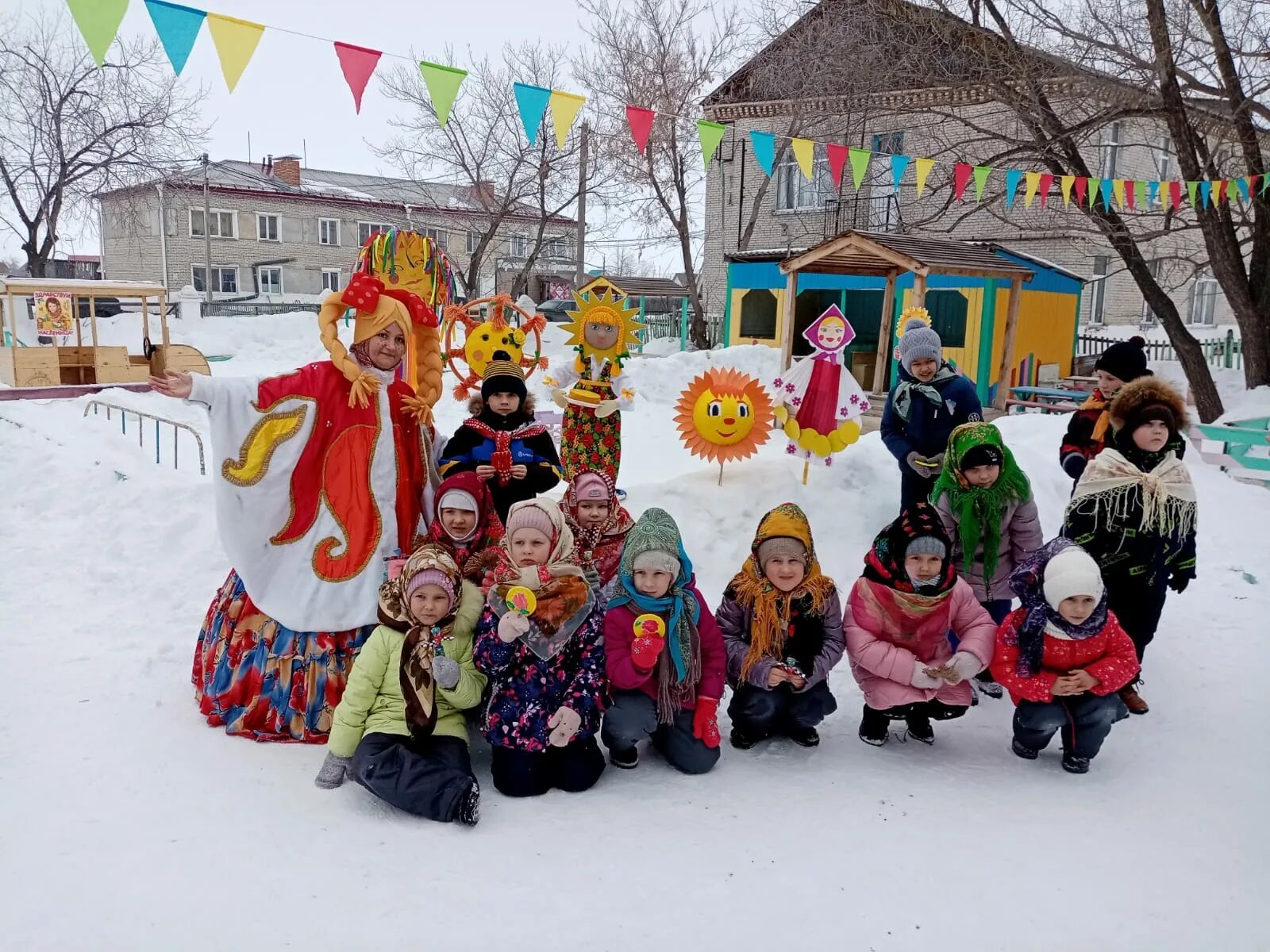 дети на масленице в саду. дети на масленице в саду. масленица в детском саду. масленица игры для детей в детском саду. масленичные игры и забавы на улице для детей.