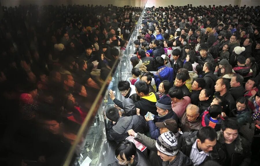 Паника в толпе. Улица в токио многолюдная. Wez walker crowded streets. Crowded touristic place. Its crowded.