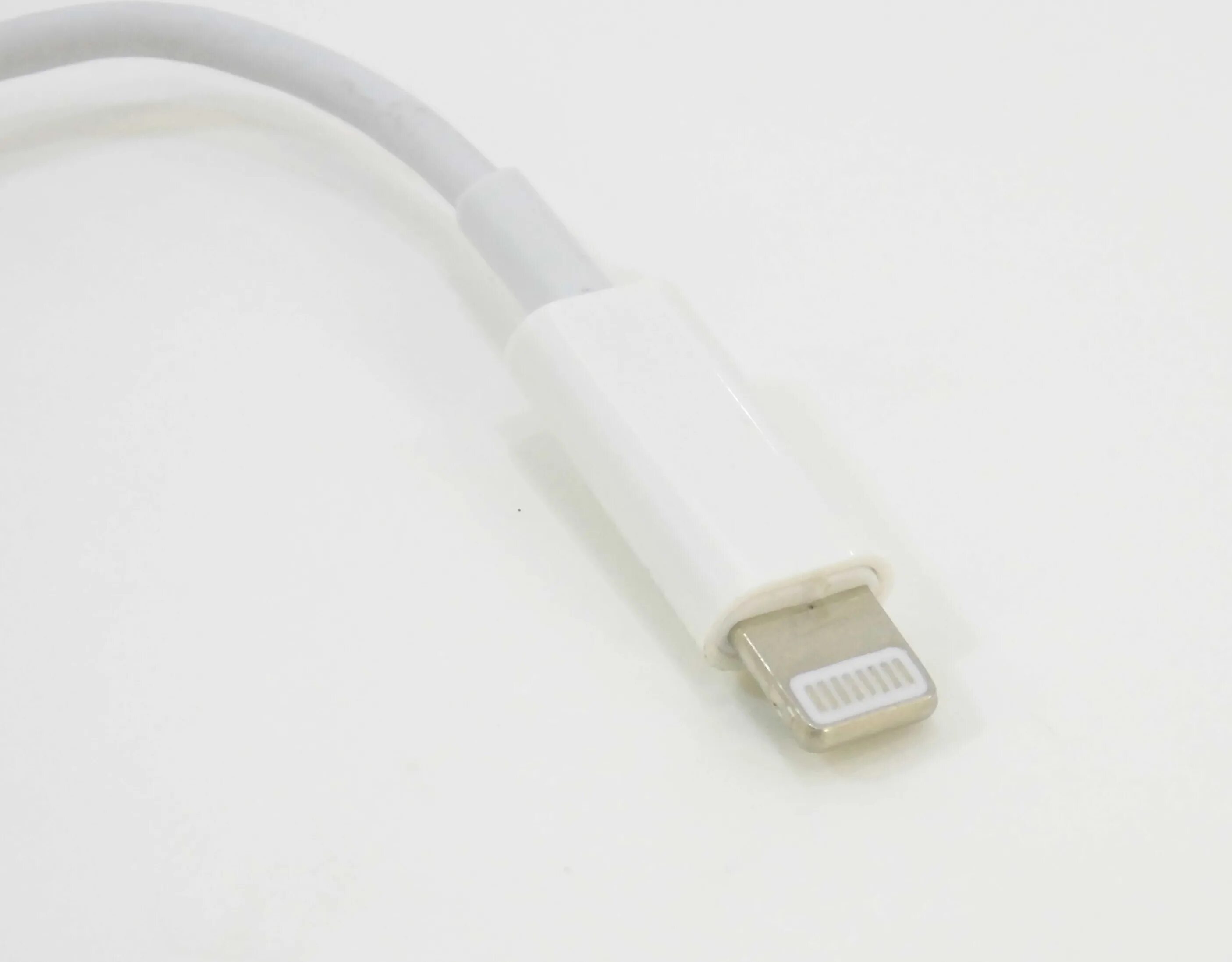 Адаптер lightning 3.5 мм. Переходник с lightning на 3.5 jack наоборот. переходник с миниджек на лайтинг. переходник с lightning in на 3.5 qut. переходник на lightning -&gt;3.5mm+mic.
