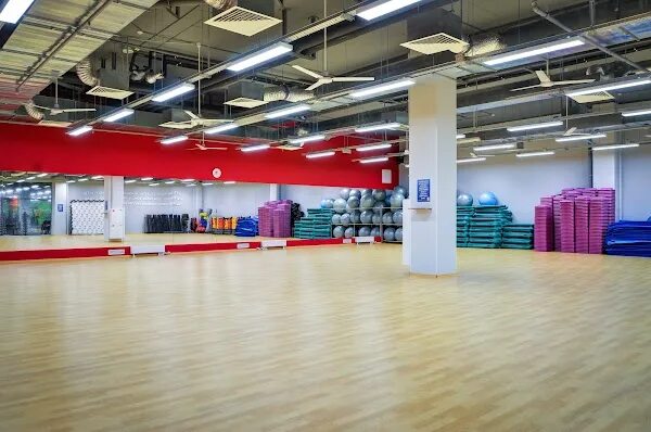 Alex fitness ереван. Спортлайф меркурий. Ульяновск плаза спортзал. Оранж фитнес краснодар стахановская. Тренажерный зал колпино.