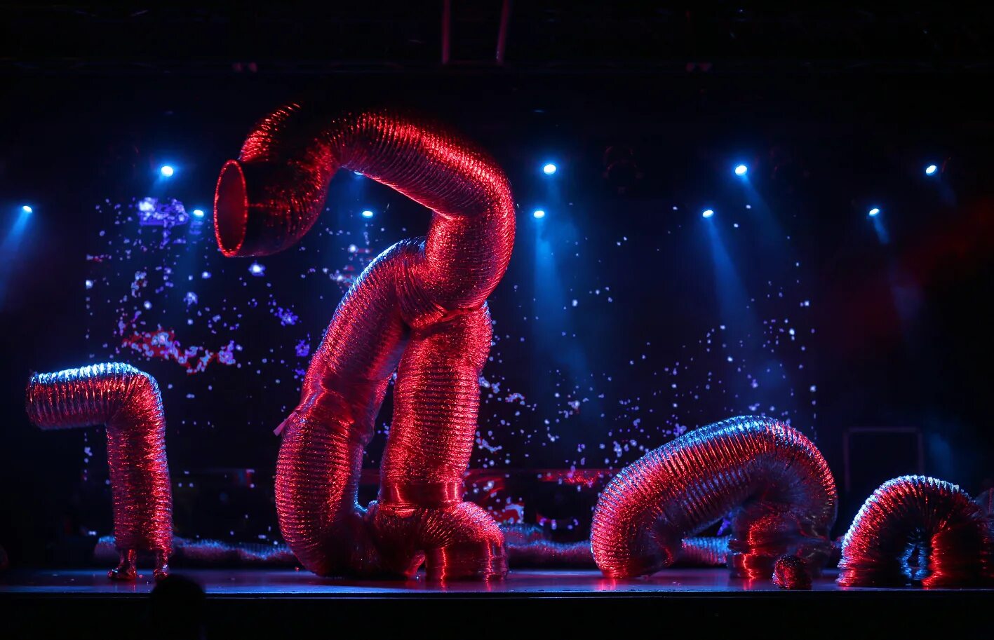 Лунозавр спектакль спб. Лунозавр и солнечный дракон. театр будущего лилии тим. &quot;лунозавр и солнечный дракон&quot;. лунозавр и солнечный дракон спектакль. шоу тайна лунозавра.