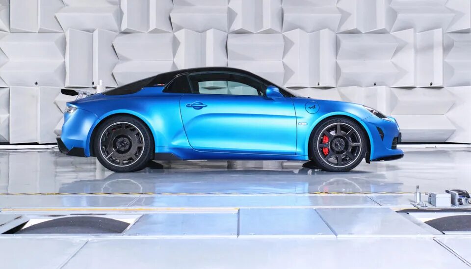 Спорткар альпин. Renault alpine a110 2021. Альпина 110. Renault alpine a110 2017. Alpine a110 2022.