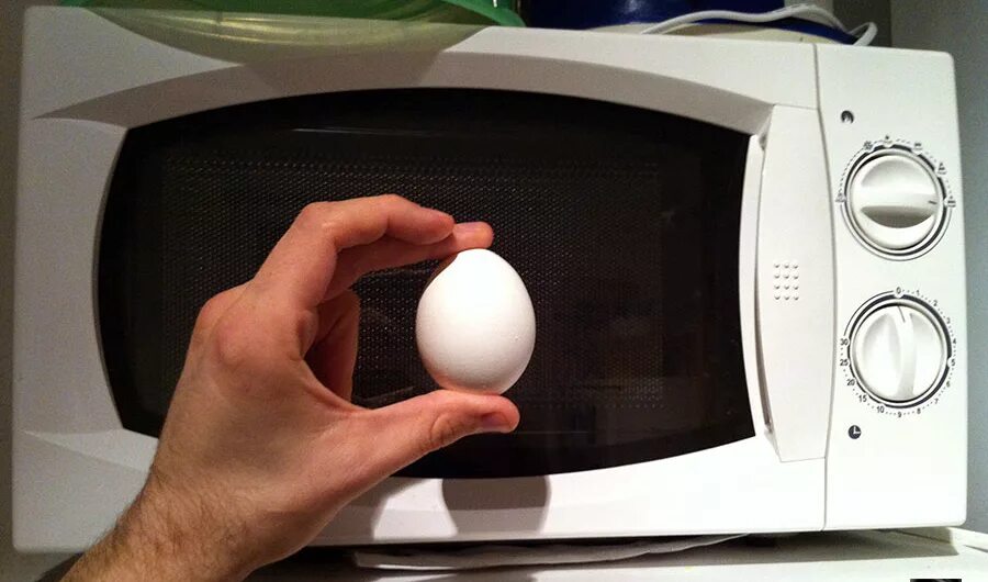 Яйцо в микроволновке. Микро яйца. Яйцо в микроволновку. Яйцо микроволновая печь.