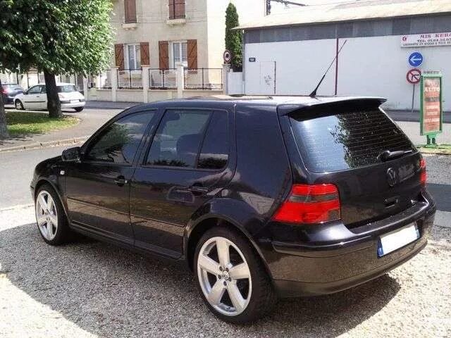 Купить гольф 4 тди. Volkswagen Golf 4 черный. Golf 4 TDI. VW Golf mk4. Golf 4 1.4 2002 черный.