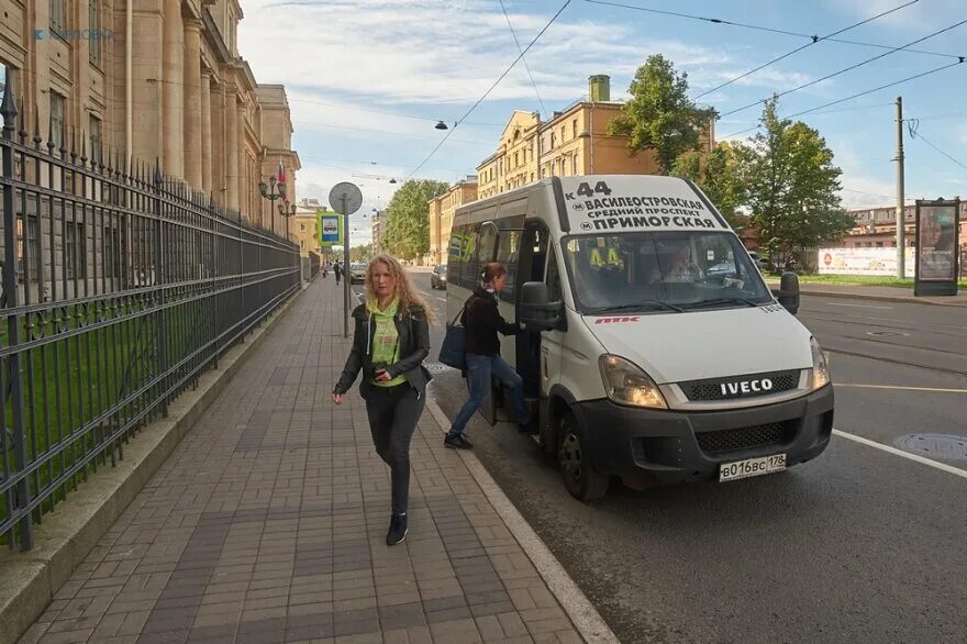 Общественный транспорт вконтакте. Коммерческий маршрут. Транспортная реформа Смольного. Транспортная реформа СПБ. Транспорт Петербурга ВК.