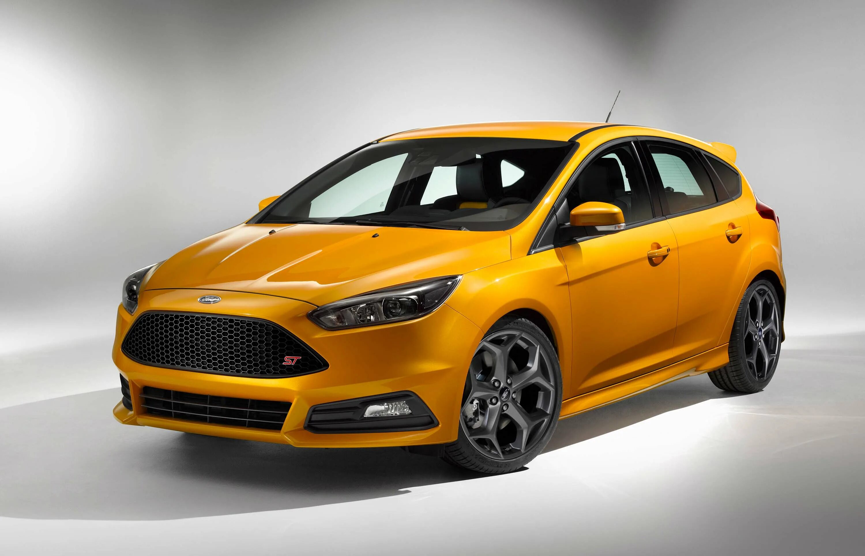 Автомобиль 2015. Ford Focus St 2015. Ford Focus 3 St 2015. Ford Focus St 2017. Ford Focus St 2014.