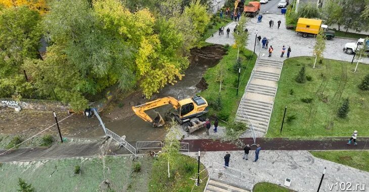 Волгоград ворошиловский отключение. Пойма реки царица Волгоград. Коммунальная авария в Волгограде.