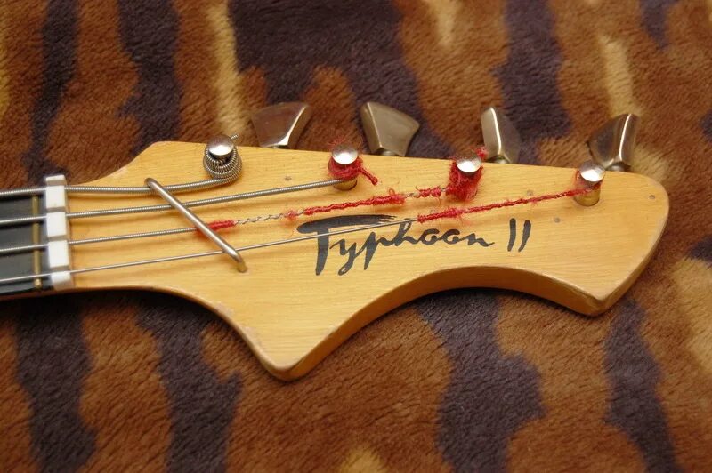 Педальная гитара. Samick суперстрат 1958. Fender american standard stratocaster white. Гитарный форум. Jolana disco электрогитара.