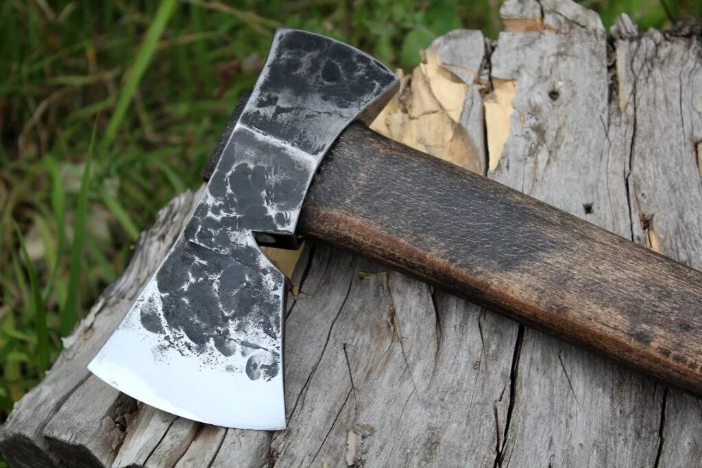 Как называется плагин на топорик. Моды на атернос. Топорик томми акс. Томагавк топор индейский. Обрез с топором.