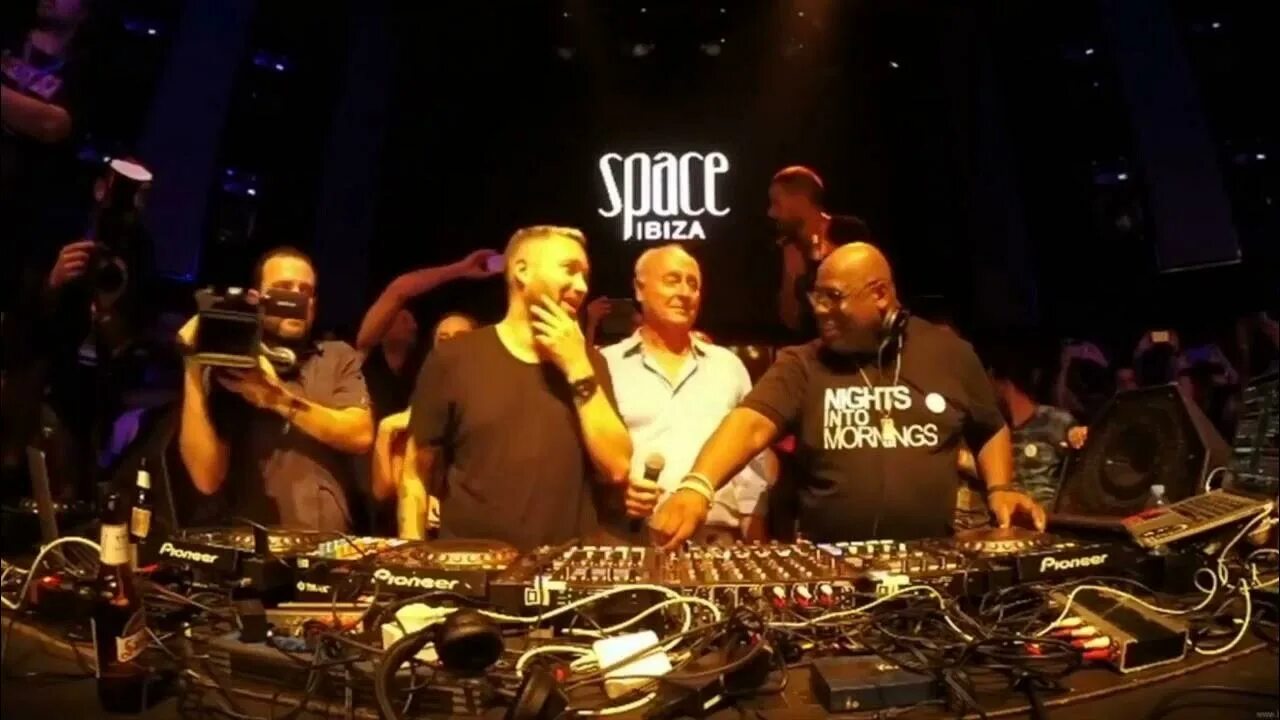 Closing space. Carl Cox Ibiza 2016. Carl Cox - саксофон. Вечеринка с DJ Carl Cox. Carl Cox 2023 Global Vol.555.