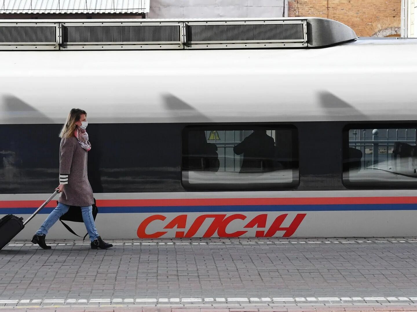 Сапсан едет. Сапсан пегов. ржд проводник сапсан санкт-петербург. ржд пассажир сапсан. ржд москва сапсан.