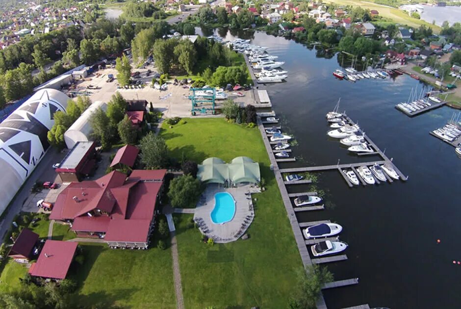 Яхт клуб адмирал пироговское водохранилище. Клязьма адмирал. Яхт клуб клязьма. Бухта радости клязьминское водохранилище. Клязьминское водохранилище пирогово.