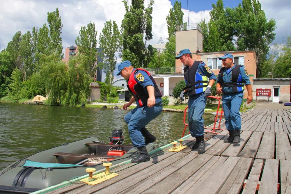 спасательный центр вакансии. арктических комплексных аварийно-спасательных центров. спасатели мчс россии. гку пожарно-спасательный центр города москвы. 1042 спасательный центр мчс россии.