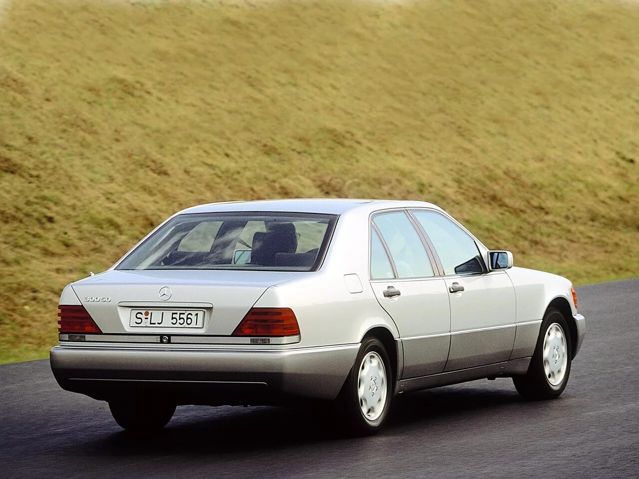 W140 характеристики. Mercedes Benz s class w140. Mercedes w140 s600. 1991 — Mercedes-Benz s-class (w140). Mercedes-Benz w140 1993.