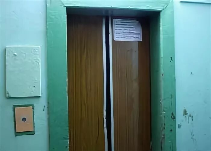 Старый лифт 10 этаж