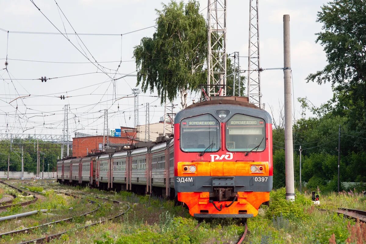 Состав электропоездов. Эд4м 0397. Пассажирский электровоз. Электрички. Железнодорожный Локомотив.