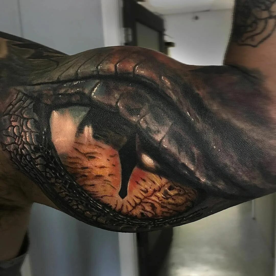 3д тату для мужчин. 3д тату биомеханика. зд татуировки для мужчин. 3д тату. объемные тату.