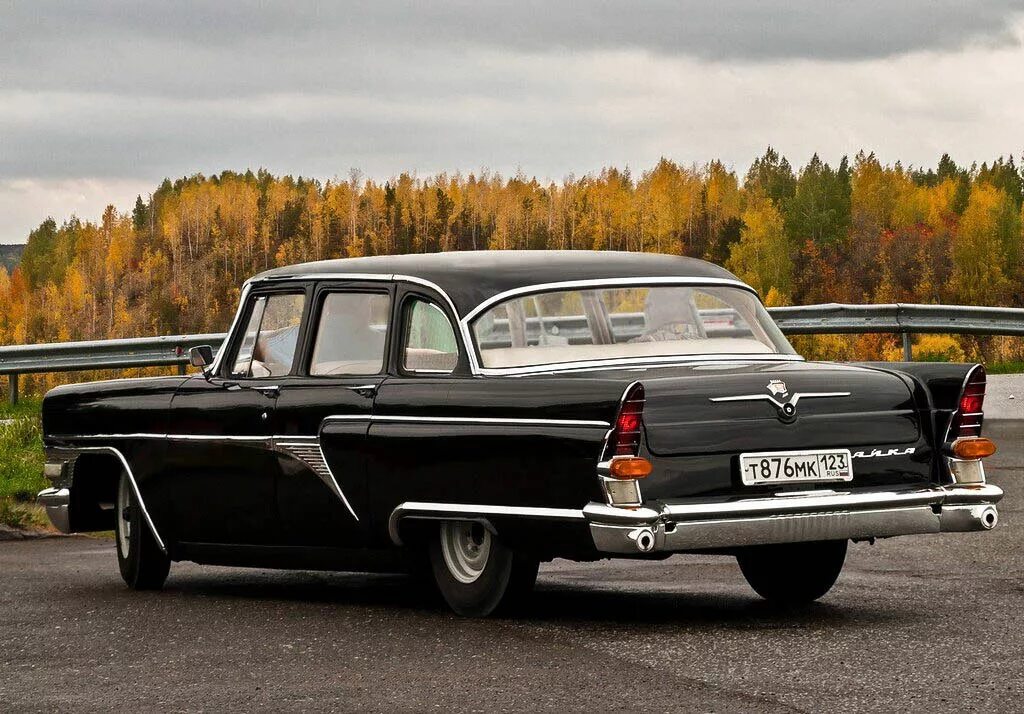 Чайка машина ГАЗ 13. ГАЗ 13 Чайка 1957. ГАЗ-13 Чайка и Packard Patrician .. Скопированный газ