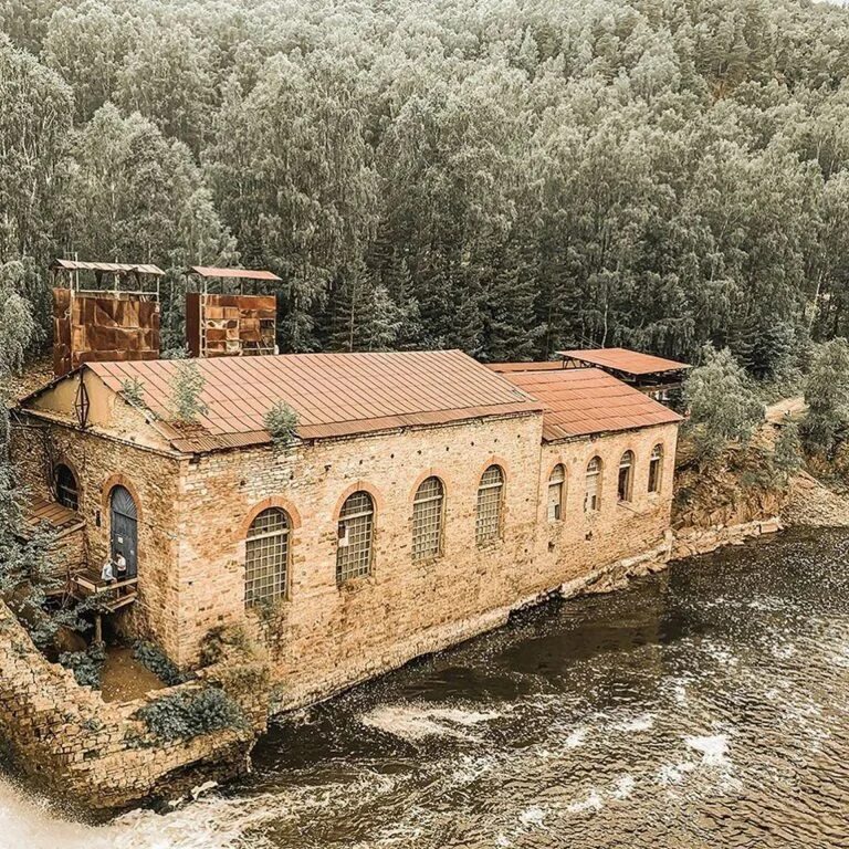 Пороги завод. ГЭС пороги Сатка. Порожская ГЭС Сатка. Саткинский район ГЭС пороги. Пороги Сатка гостиница.