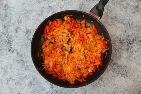 Рис с морковкой луком перцем