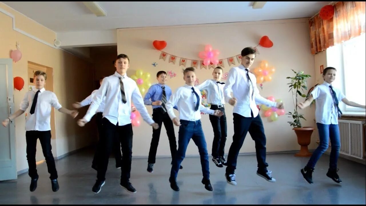 Танец мальчиков старшей группы. Танец мальчиков на выпускной. Танцы для мальчиков.