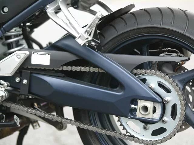 Yamaha fz1 натяжитель. Fz1 Yamaha натяжка цепи. Успокоитель цепи Yamaha fz1 s. Направляющая цепи Yamaha fz6.