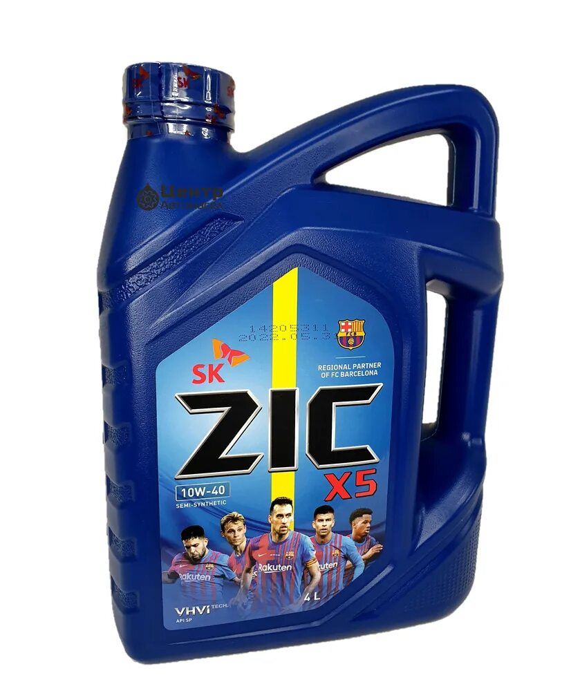 Масло zic 10w 40 отзывы. Моторное масло зик. ZIC масло моторное. Полусинтетическое моторное масло ZIC PNG. Реклама моторного масла зик.