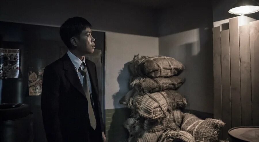 подозреваемый триллер. 12-й подозреваемый фильм 2019. The 12 suspect heo sung tae. 12-й подозреваемый фильм 2019. айрис из суспект.