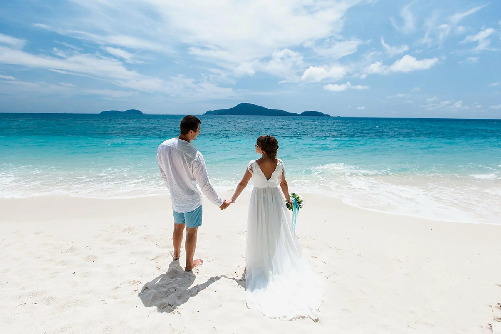 Символическая свадьба в тайланде. Свадебная церемония в тайланде на пляже. Свадебный контракт тайланд. Церемония бракосочетания в тайланде. Свадьба в тайском стиле.