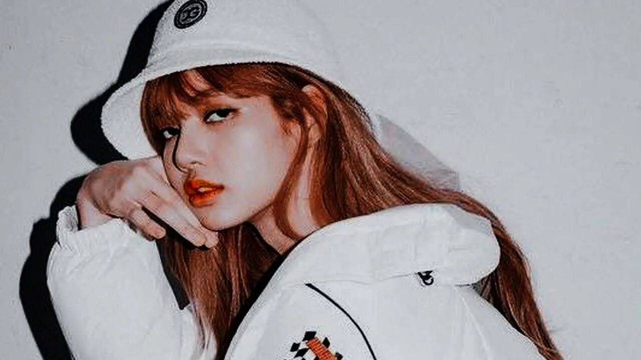 Lalisa лиса. Лалиса money. Lalisa aesthetic. Лалиса чб. Лалиса мани