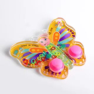 Игрушечная бабочка