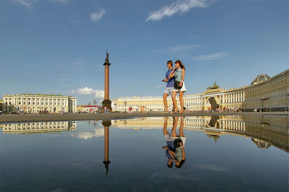 Погулять близко. Прогулки по Санкт-Петербургу. Фотосессия прогулка по Питеру. Люди в Питере летом. Красивые места в Питере для прогулки.